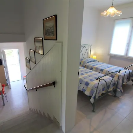 Patrizia Villa *